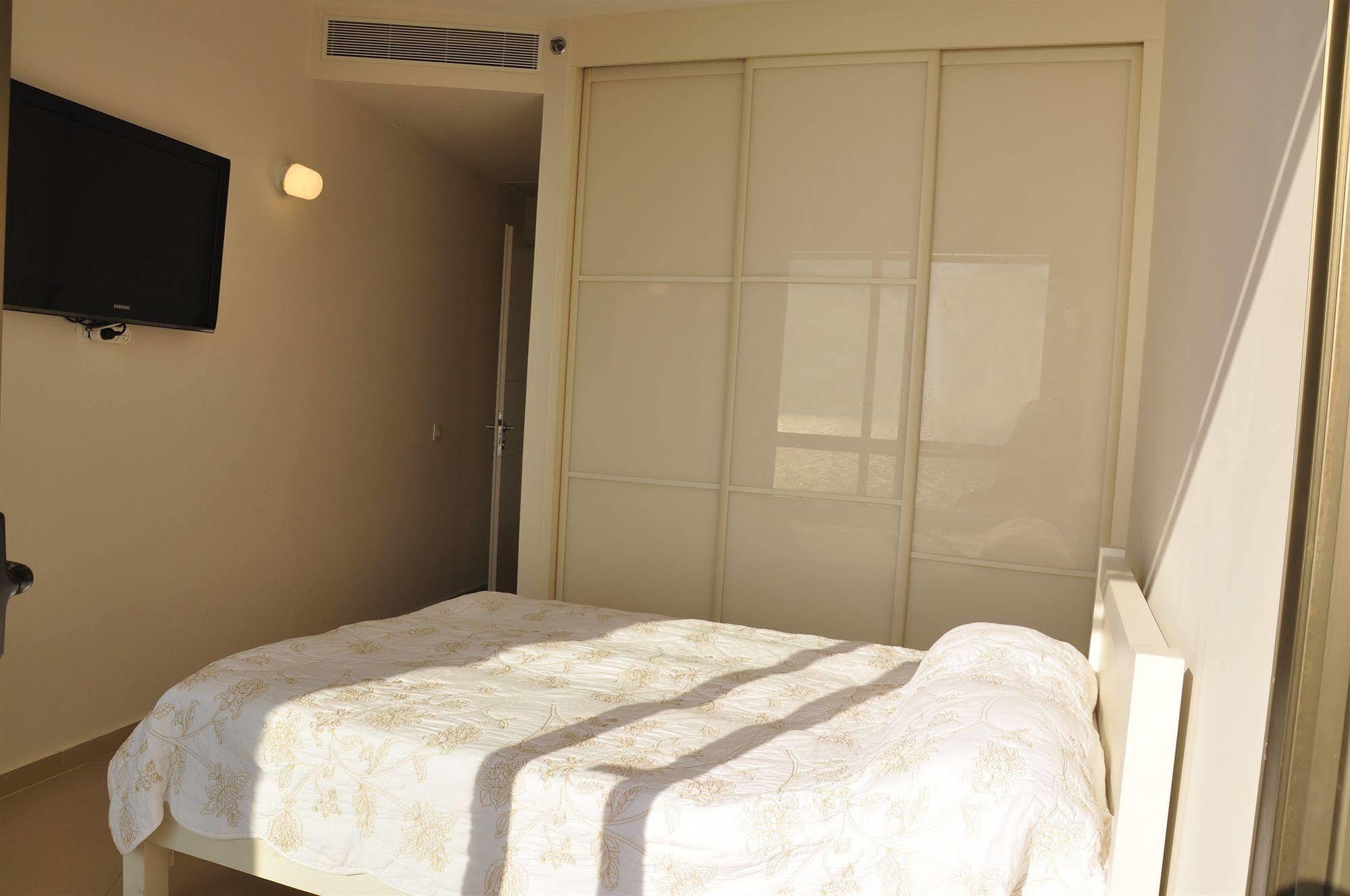 Hotel Blue Weiss Netanya Exterior photo